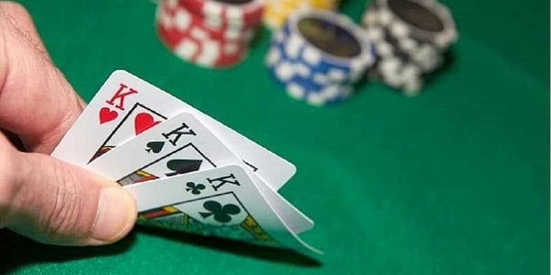 Các hành động trong luật chơi liêng và cách vận dụng hiệu quả